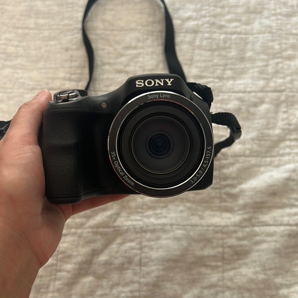 Sony Cyber-Shot DSC-H300 20.1 Mega Pixels Camera